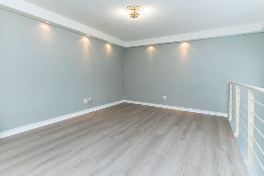 To Let 2 Bedroom Property for Rent in Green Point Western Cape